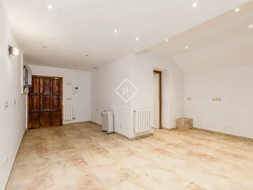 6 Bedrooms House / Villa in Parc de la Budellera