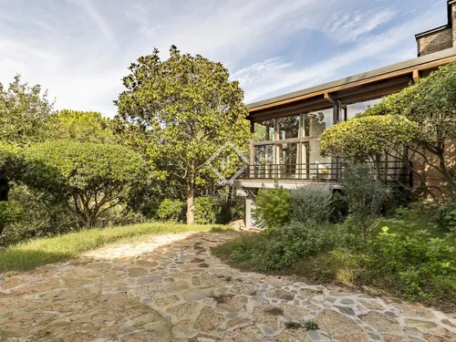 6 Bedrooms House / Villa in Parc de la Budellera