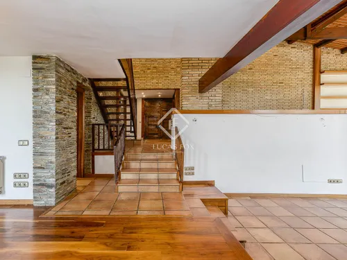 6 Bedrooms House / Villa in Parc de la Budellera