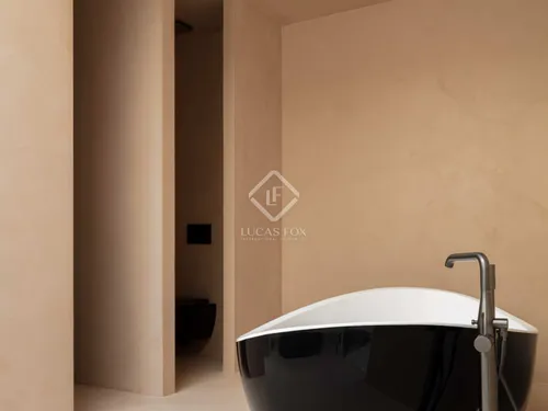 4 Bedrooms House / Villa in .