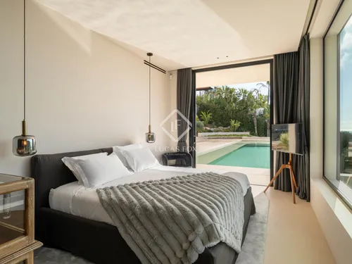 4 Bedrooms House / Villa in .