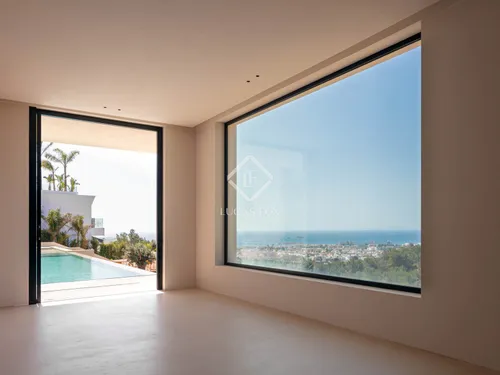 4 Bedrooms House / Villa in .