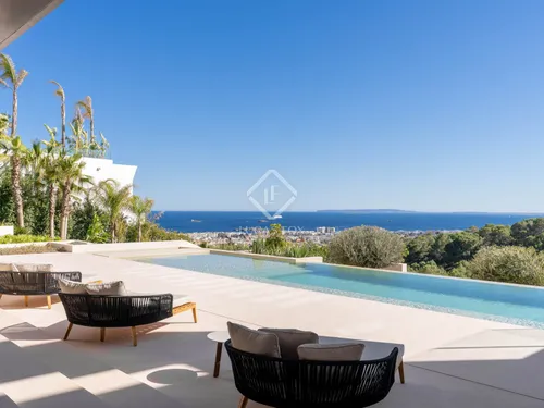 4 Bedrooms House / Villa in .