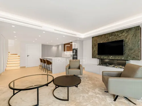 4 Bedrooms House / Villa in Urb. El Presidente Beach