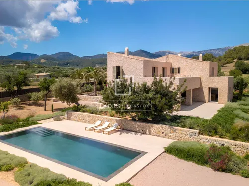 Villa with infinity swimming pool and 4 bathrooms for sale in Selva, Mallorca