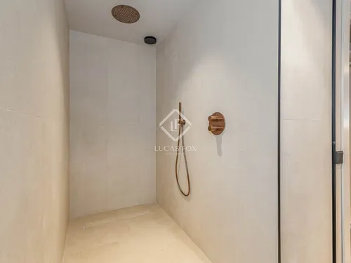 2 Bedrooms Apartment in Pau Casals