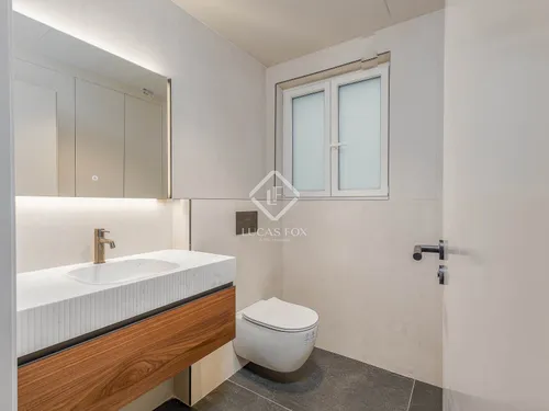 2 Bedrooms Apartment in Pau Casals