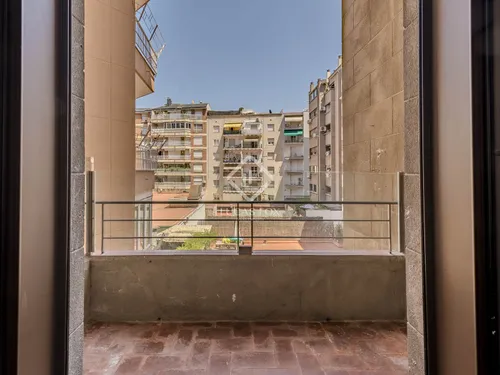 2 Bedrooms Apartment in Pau Casals