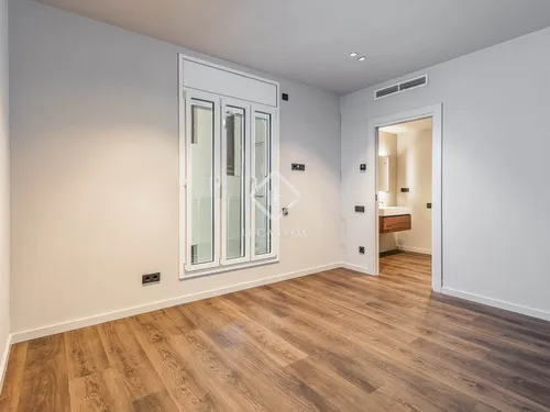 2 Bedrooms Apartment in Pau Casals