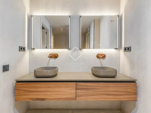 2 Bedrooms Apartment in Pau Casals