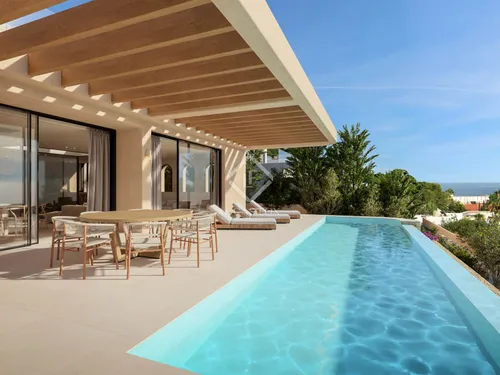 5 Bedrooms House / Villa in Carrer Islandia