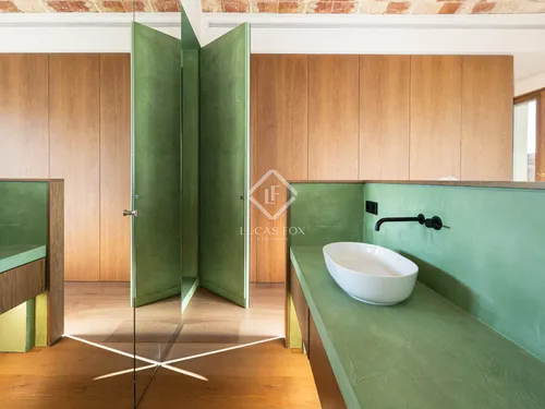 2 Bedrooms Apartment in Ausias Marc