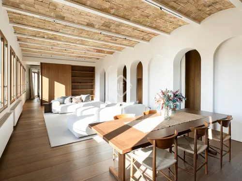 2 Bedrooms Apartment in Ausias Marc