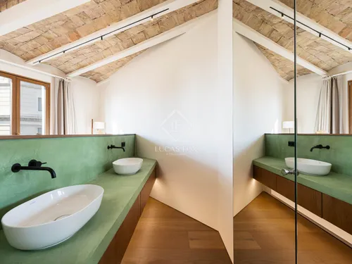 2 Bedrooms Apartment in Ausias Marc