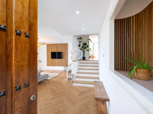 Stunning 3-bedroom penthouse with panoramic sea views in Nueva Andalucía