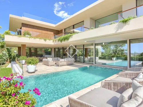 7 Bedrooms House / Villa in Margalida Coll