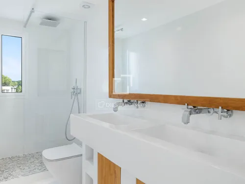 5 Bedrooms House / Villa in CL CAP NEGRET-VISTA ALEGRE SOLAR 22-1