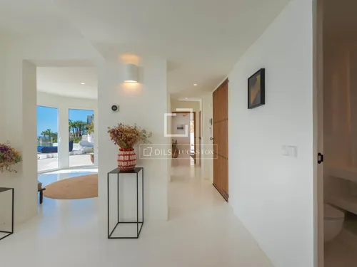 5 Bedrooms House / Villa in CL CAP NEGRET-VISTA ALEGRE SOLAR 22-1