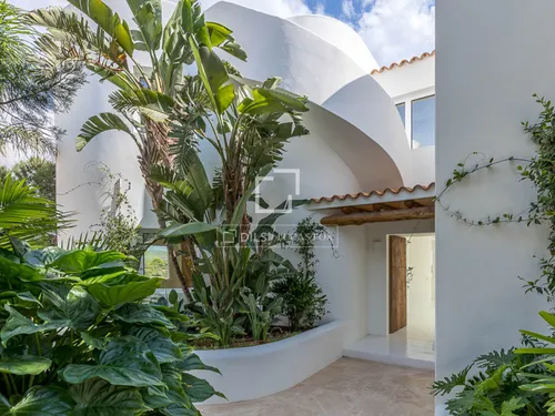 5 Bedrooms House / Villa in CL CAP NEGRET-VISTA ALEGRE SOLAR 22-1