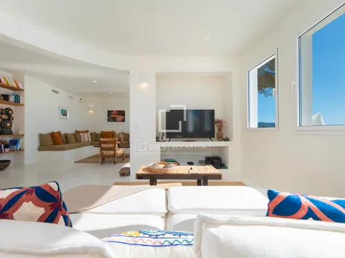 5 Bedrooms House / Villa in CL CAP NEGRET-VISTA ALEGRE SOLAR 22-1