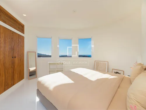 5 Bedrooms House / Villa in CL CAP NEGRET-VISTA ALEGRE SOLAR 22-1