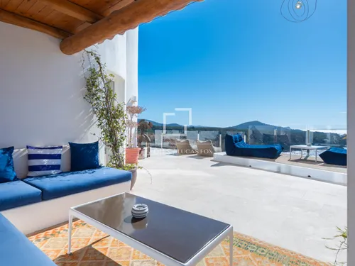 5 Bedrooms House / Villa in CL CAP NEGRET-VISTA ALEGRE SOLAR 22-1