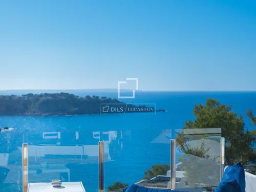 Sea-view 5-bedroom villa with pool for sale in Vista Alegre, Ibiza
