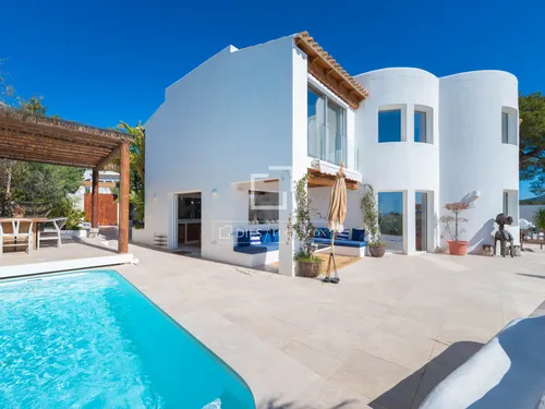 5 Bedrooms House / Villa in CL CAP NEGRET-VISTA ALEGRE SOLAR 22-1
