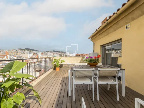 2 Bedrooms Apartment in Guillem Tell