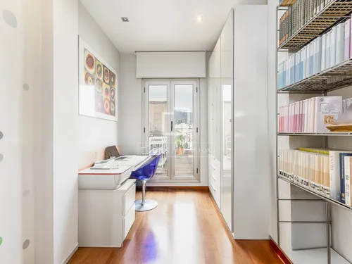 2 Bedrooms Apartment in Guillem Tell