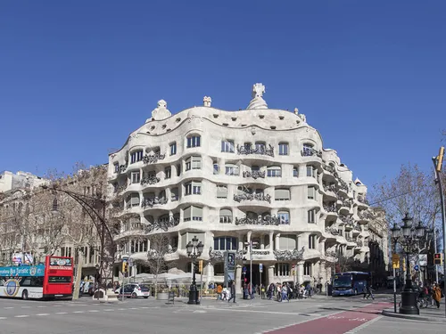 3 Bedrooms Apartment in Roger de Llúria