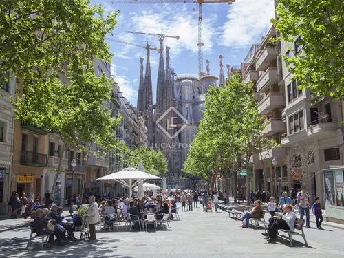 3 Bedrooms Apartment in Roger de Llúria