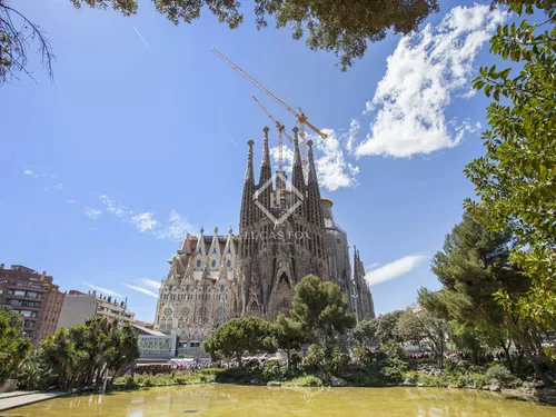 3 Bedrooms Apartment in Roger de Llúria