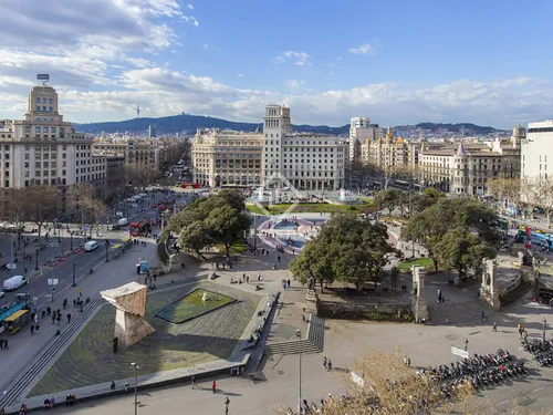 3 Bedrooms Apartment in Roger de Llúria