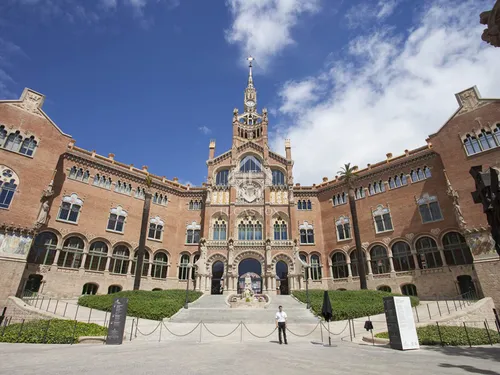 3 Bedrooms Apartment in Roger de Llúria