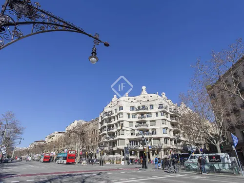 3 Bedrooms Apartment in Roger de Llúria