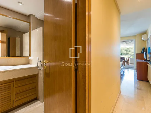 3 Bedrooms Apartment in Calle Bellpuig