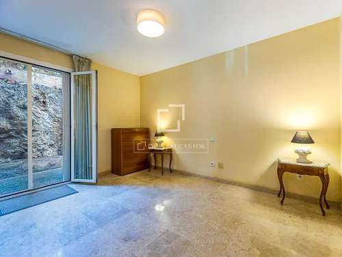 3 Bedrooms Apartment in Calle Bellpuig