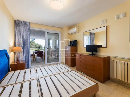 3 Bedrooms Apartment in Calle Bellpuig