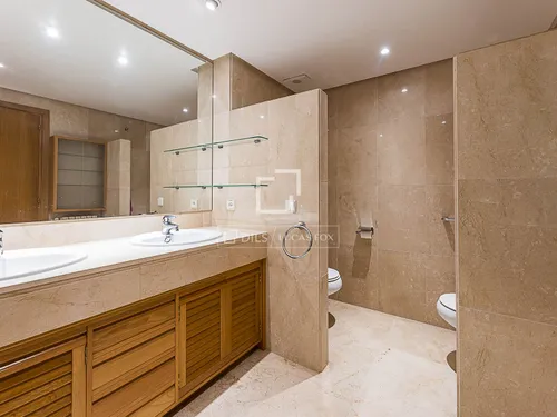 3 Bedrooms Apartment in Calle Bellpuig