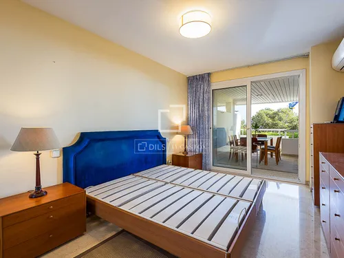 3 Bedrooms Apartment in Calle Bellpuig