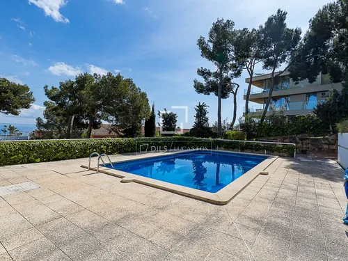 3 Bedrooms Apartment in Calle Bellpuig