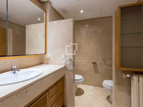 3 Bedrooms Apartment in Calle Bellpuig