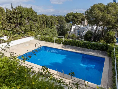 3 Bedrooms Apartment in Calle Bellpuig