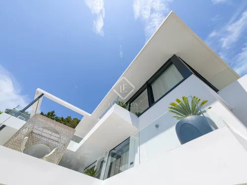 6 Bedrooms House / Villa in Carrer Buho