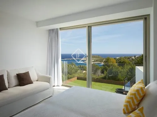 8 Bedrooms House / Villa in Carrer Camí de sa Torre