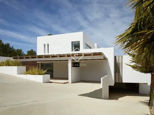 8 Bedrooms House / Villa in Carrer Camí de sa Torre