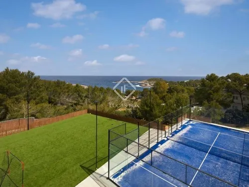 8 Bedrooms House / Villa in Carrer Camí de sa Torre