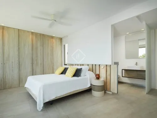 8 Bedrooms House / Villa in Carrer Camí de sa Torre