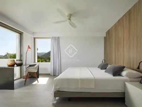 8 Bedrooms House / Villa in Carrer Camí de sa Torre